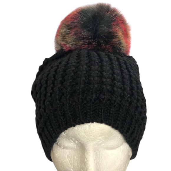 KYI KYI Canada Faux Fur PomPom Waffle Knit Beanie - Picture 3 of 7